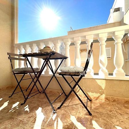 Apartamento Azzurro Lägenhet Torrevieja Exteriör bild