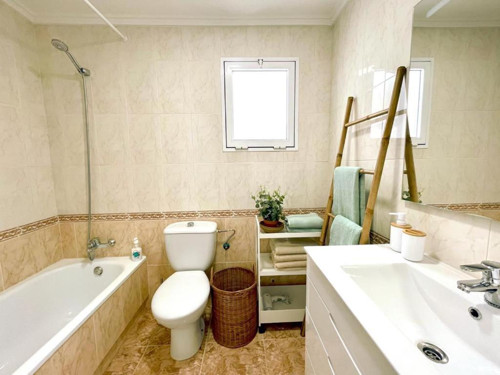 Apartamento Azzurro Lägenhet Torrevieja Exteriör bild