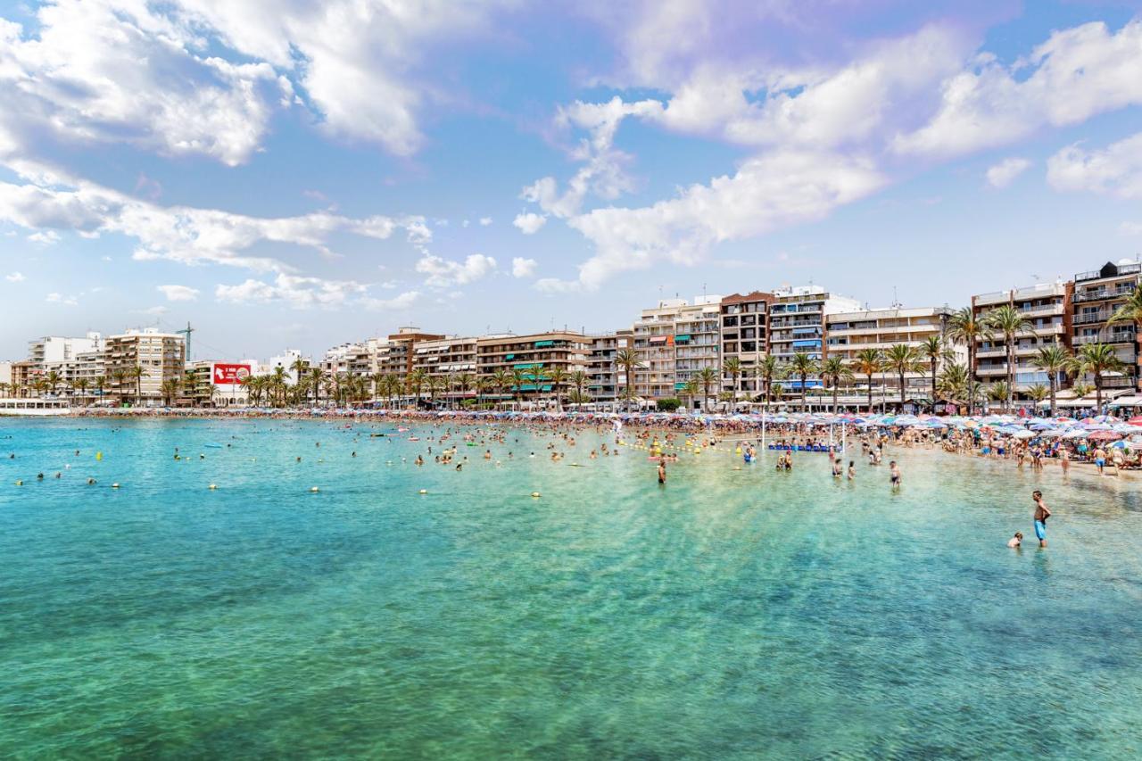 Apartamento Azzurro Lägenhet Torrevieja Exteriör bild