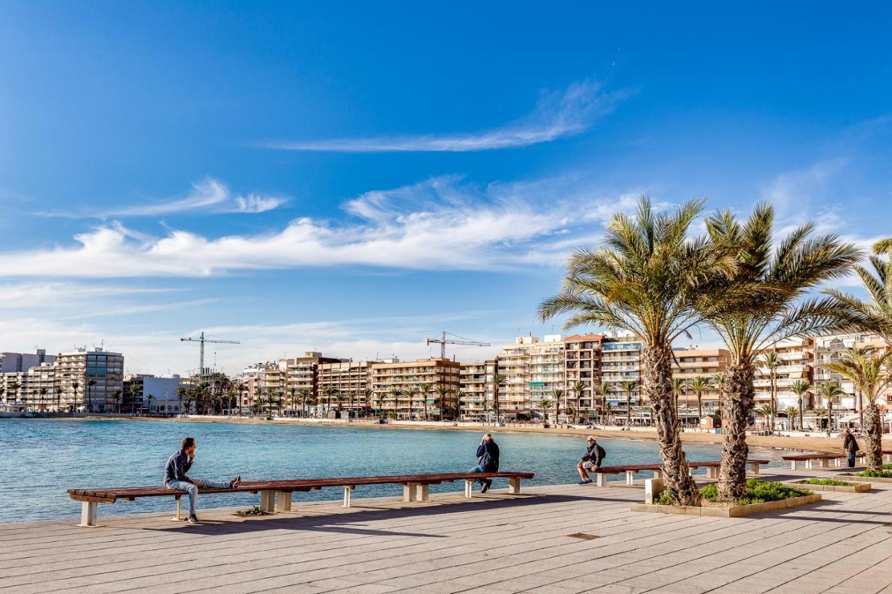 Apartamento Azzurro Lägenhet Torrevieja Exteriör bild